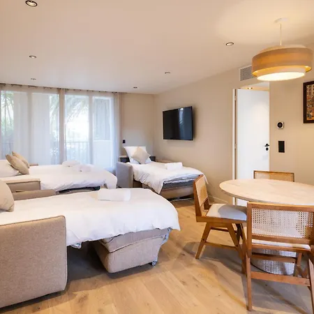 Avec Terrasse Et Parking Centre St-tropez * סן טרופז