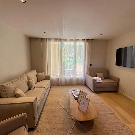 Avec Terrasse Et Parking Centre St-tropez Апартаменти