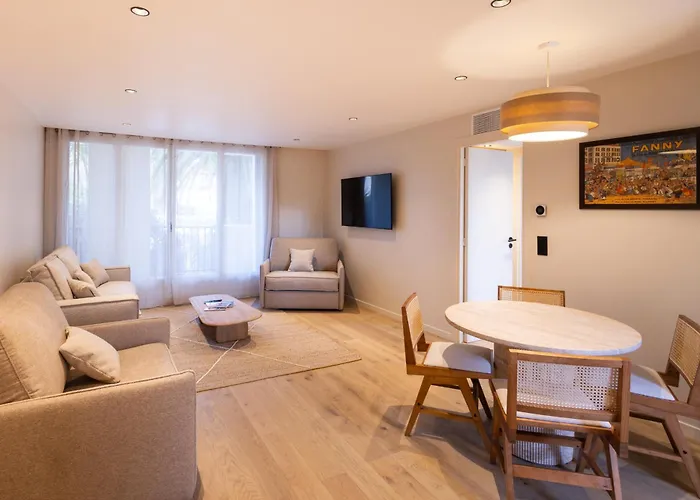 Avec Terrasse Et Parking Centre St-tropez Daire