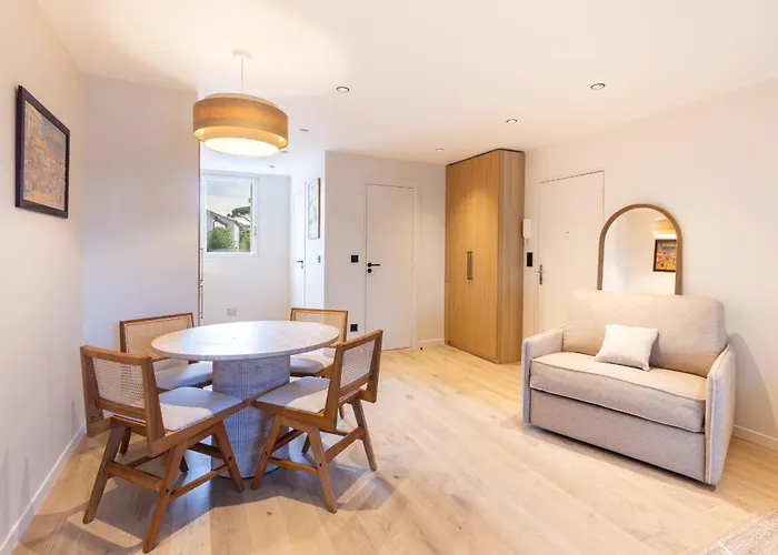 Avec Terrasse Et Parking Centre St-tropez Сен-Тропе